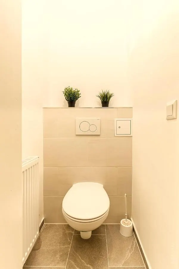 City Apartment With Netflix, Central And Near Metro, 8 Viena