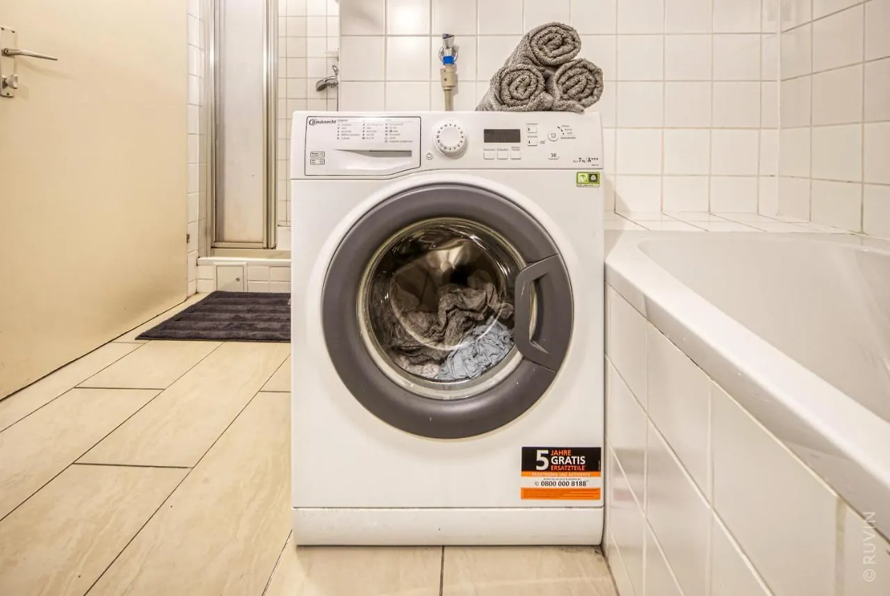 City Apartment With Netflix, Central And Near Metro, 8 Vienna