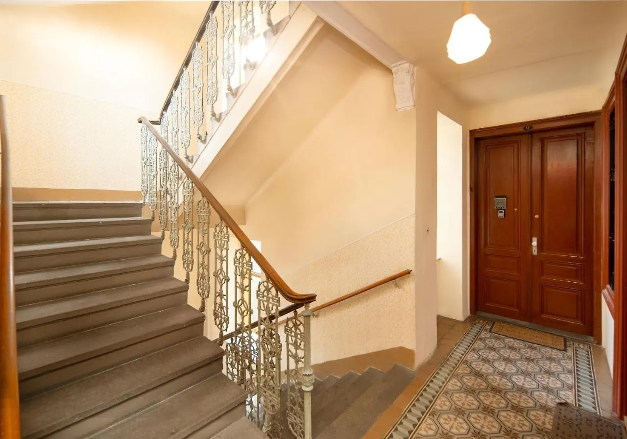 City Apartment With Netflix, Central And Near Metro, 8 Vienna